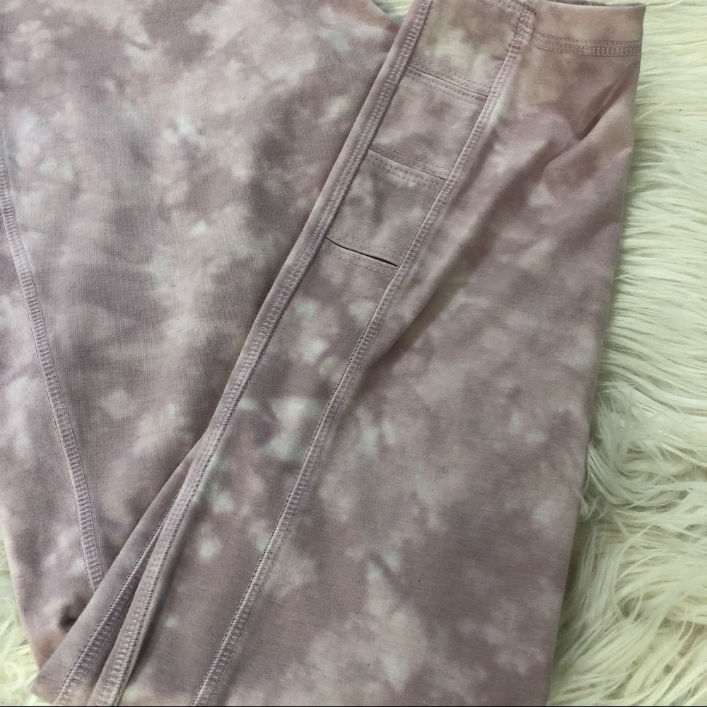 ☁️ Old Nay Active Pink Tie Dye Workout Leggings with Lattice Ankle Detail - Picture 5 of 7